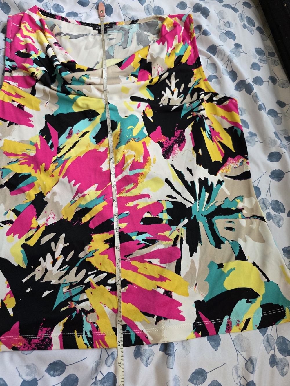 Tahari Multicolour Abstract Print Cowl Neck Sleeveless Top Size Large - Picture 11 of 11